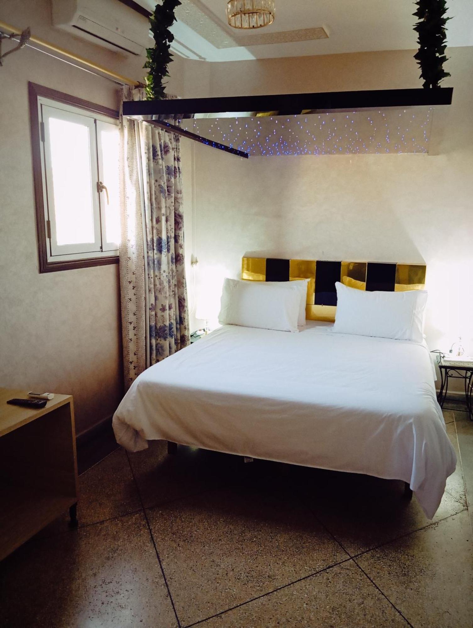 Hotel Lahlou Riad Cafeteria Ucda Dış mekan fotoğraf